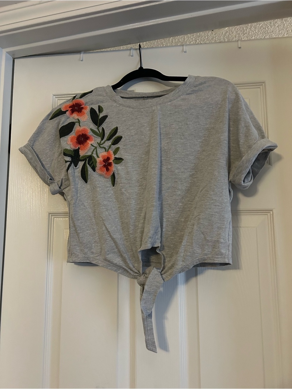 Gray Cropped Tie-Front Tee with Floral Embroidery